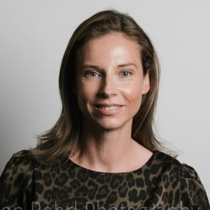 Nadine O'Regan photo